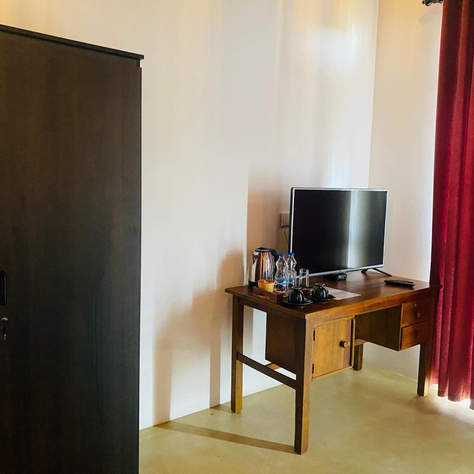 Shima Guni Beach Club Hotel Matara Kamer foto